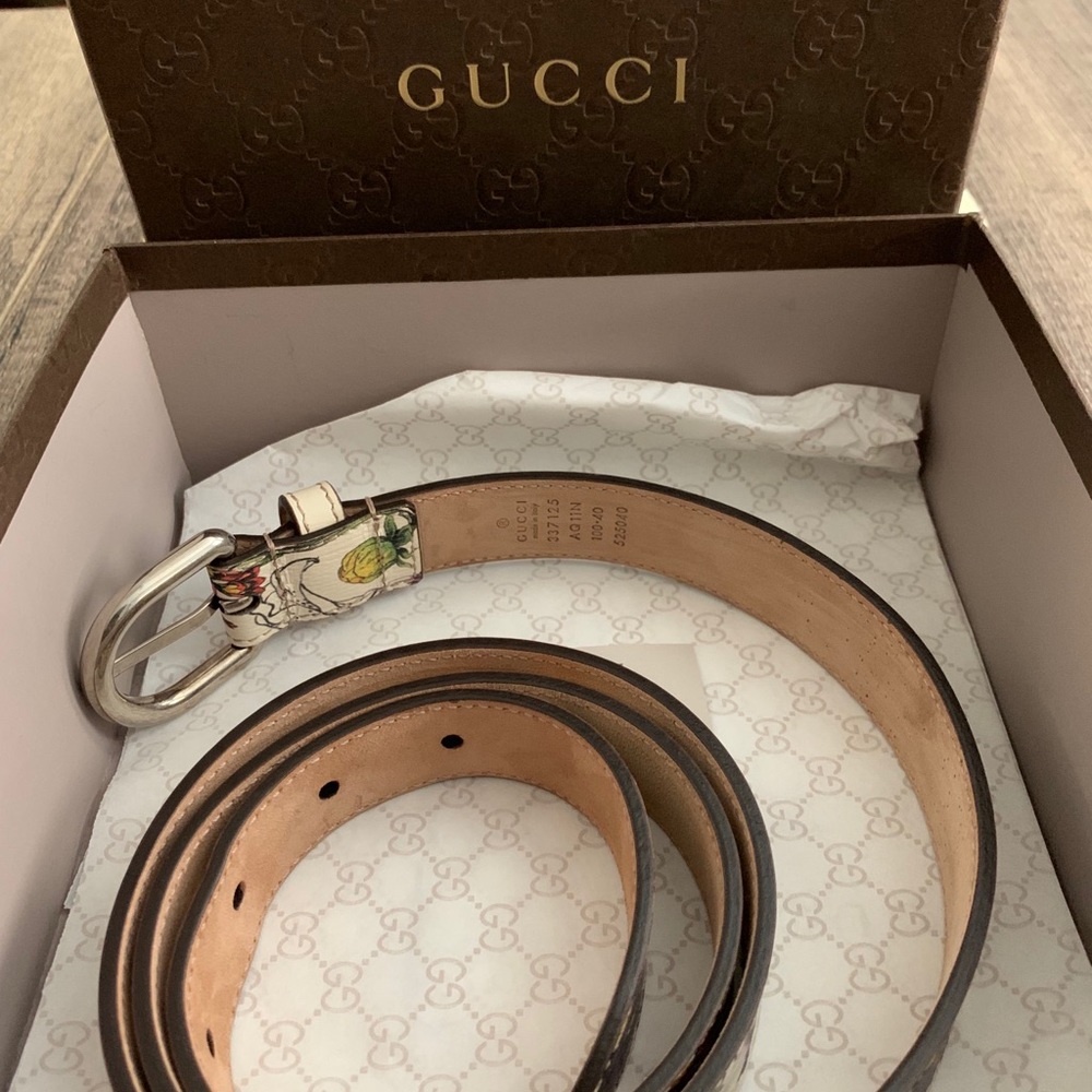 Men’s floral Gucci belt